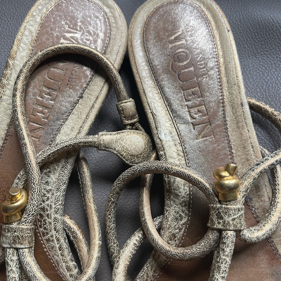 Alexander Mcqueen gold tone sandal - Picture 2 of 6